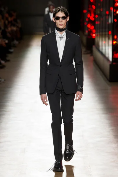 Look 5